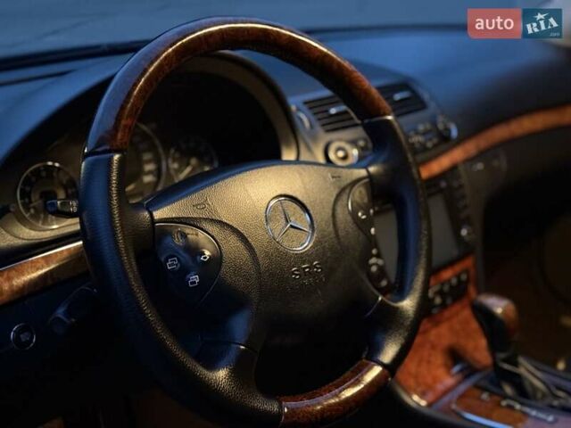 Мерседес Е-Клас 2005 у Рівному на Automoto.ua Чорний Мерседес Е-Клас, об'ємом двигуна 1.8 л та пробігом 255 тис. км за 5800 $, фото 64 на Automoto.ua