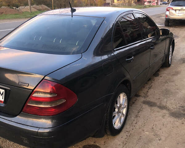 Мерседес Е-Класс 2005 в Косове на Automoto.ua Черный Мерседес Е-Класс, объемом двигателя 2.15 л и пробегом 325 тыс. км за 5500 $, фото 4 на Automoto.ua