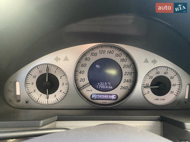 Черный Мерседес Е-Класс, объемом двигателя 3.5 л и пробегом 260 тыс. км за 8000 $, фото 7 на Automoto.ua