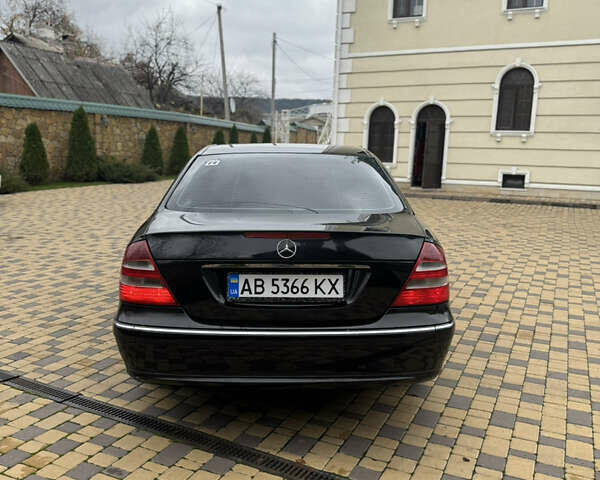 Черный Мерседес Е-Класс, объемом двигателя 2 л и пробегом 332 тыс. км за 6000 $, фото 5 на Automoto.ua