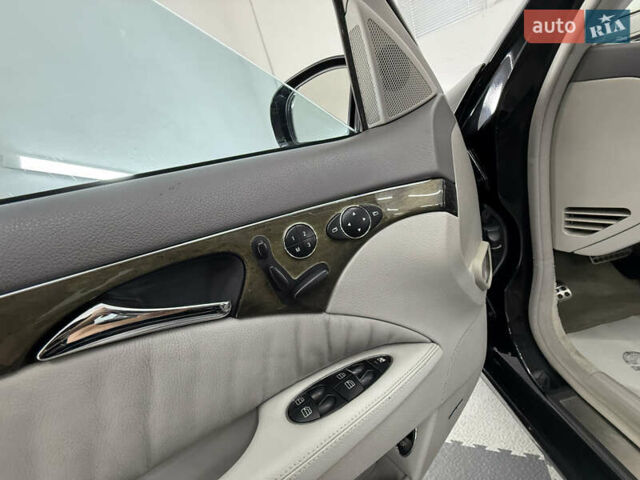Мерседес Е-Клас 2005 у Трускавце на Automoto.ua Чорний Мерседес Е-Клас, об'ємом двигуна 3.5 л та пробігом 245 тис. км за 8999 $, фото 44 на Automoto.ua