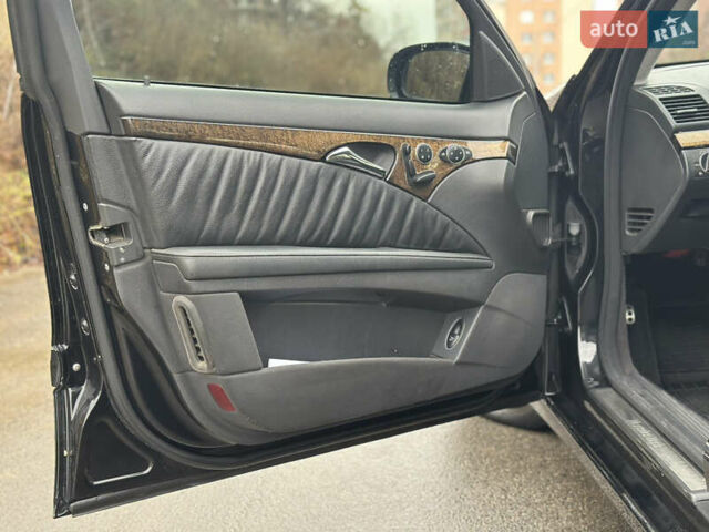 Черный Мерседес Е-Класс, объемом двигателя 2.99 л и пробегом 409 тыс. км за 7200 $, фото 18 на Automoto.ua