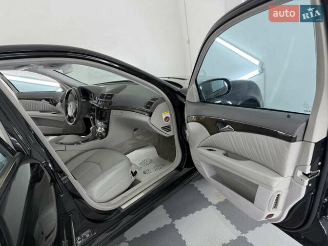Мерседес Е-Клас 2005 у Трускавце на Automoto.ua Чорний Мерседес Е-Клас, об'ємом двигуна 3.5 л та пробігом 245 тис. км за 8999 $, фото 20 на Automoto.ua