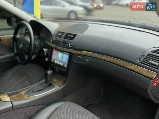 Чорний Мерседес Е-Клас, об'ємом двигуна 3.2 л та пробігом 380 тис. км за 6700 $, фото 56 на Automoto.ua