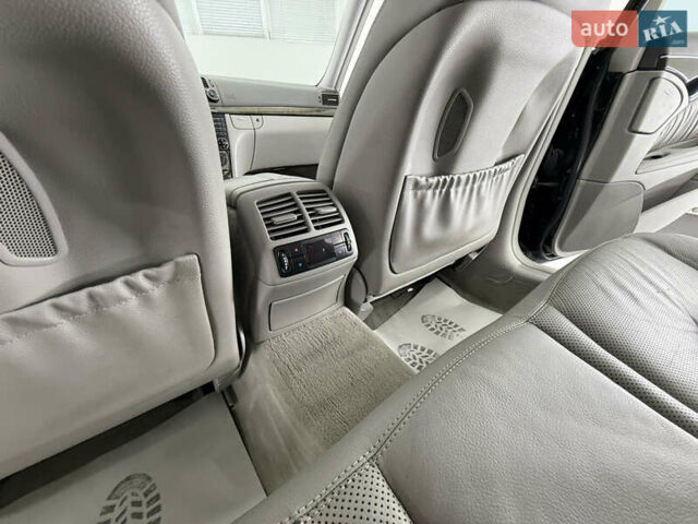 Мерседес Е-Клас 2005 у Трускавце на Automoto.ua Чорний Мерседес Е-Клас, об'ємом двигуна 3.5 л та пробігом 245 тис. км за 8999 $, фото 55 на Automoto.ua