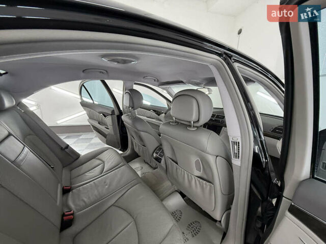 Мерседес Е-Клас 2005 у Трускавце на Automoto.ua Чорний Мерседес Е-Клас, об'ємом двигуна 3.5 л та пробігом 245 тис. км за 8999 $, фото 32 на Automoto.ua