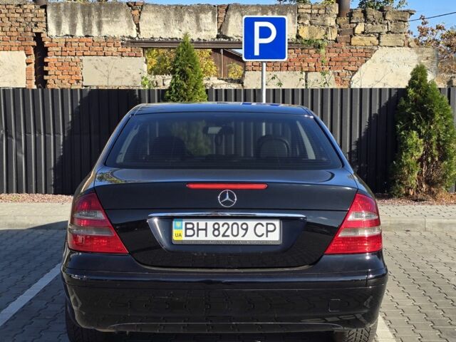 Черный Мерседес Е-Класс, объемом двигателя 1.8 л и пробегом 265 тыс. км за 6999 $, фото 5 на Automoto.ua