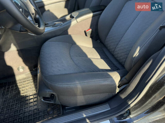 Черный Мерседес Е-Класс, объемом двигателя 1.8 л и пробегом 338 тыс. км за 6850 $, фото 19 на Automoto.ua