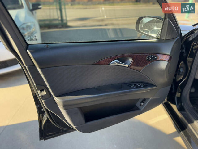 Черный Мерседес Е-Класс, объемом двигателя 1.8 л и пробегом 338 тыс. км за 6850 $, фото 18 на Automoto.ua