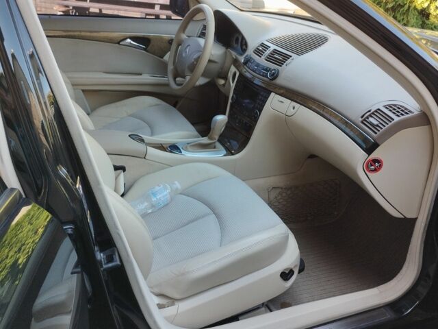 Чорний Мерседес Е-Клас, об'ємом двигуна 2.7 л та пробігом 296 тис. км за 8100 $, фото 4 на Automoto.ua