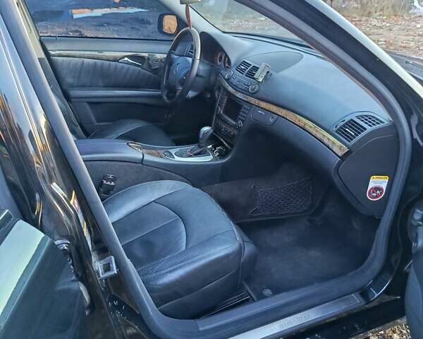 Черный Мерседес Е-Класс, объемом двигателя 2.99 л и пробегом 356 тыс. км за 8200 $, фото 7 на Automoto.ua