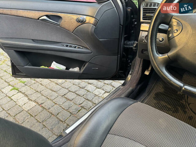 Чорний Мерседес Е-Клас, об'ємом двигуна 0 л та пробігом 280 тис. км за 7900 $, фото 7 на Automoto.ua