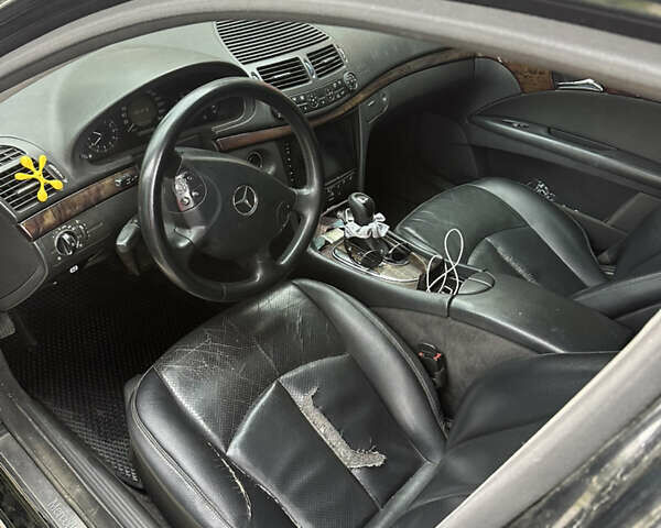 Чорний Мерседес Е-Клас, об'ємом двигуна 2 л та пробігом 370 тис. км за 5600 $, фото 2 на Automoto.ua
