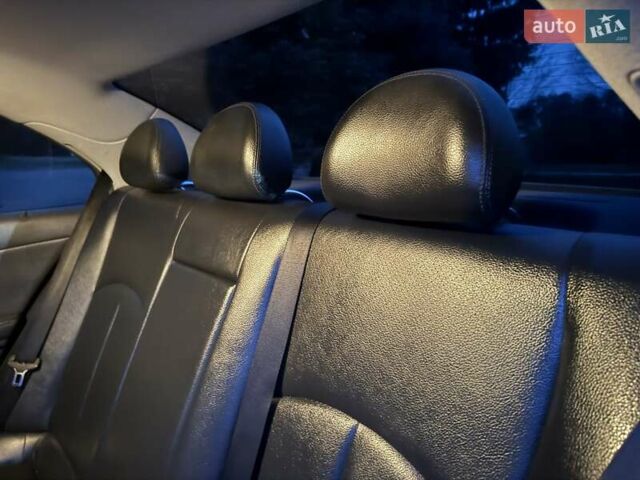 Мерседес Е-Клас 2005 у Рівному на Automoto.ua Чорний Мерседес Е-Клас, об'ємом двигуна 1.8 л та пробігом 255 тис. км за 5800 $, фото 49 на Automoto.ua