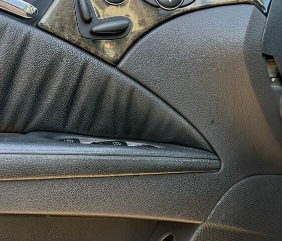 Чорний Мерседес Е-Клас, об'ємом двигуна 3.2 л та пробігом 340 тис. км за 4100 $, фото 3 на Automoto.ua