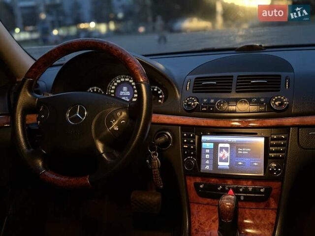 Мерседес Е-Клас 2005 у Рівному на Automoto.ua Чорний Мерседес Е-Клас, об'ємом двигуна 1.8 л та пробігом 255 тис. км за 5800 $, фото 67 на Automoto.ua