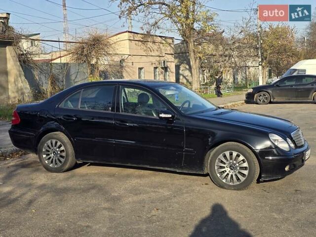 Черный Мерседес Е-Класс, объемом двигателя 1.8 л и пробегом 267 тыс. км за 6600 $, фото 8 на Automoto.ua