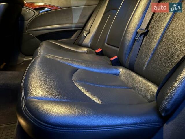 Мерседес Е-Клас 2005 у Рівному на Automoto.ua Чорний Мерседес Е-Клас, об'ємом двигуна 1.8 л та пробігом 255 тис. км за 5800 $, фото 48 на Automoto.ua