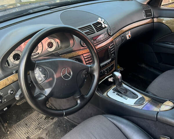 Чорний Мерседес Е-Клас, об'ємом двигуна 2.7 л та пробігом 330 тис. км за 9300 $, фото 9 на Automoto.ua