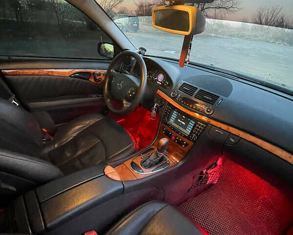 Чорний Мерседес Е-Клас, об'ємом двигуна 3 л та пробігом 400 тис. км за 8500 $, фото 19 на Automoto.ua