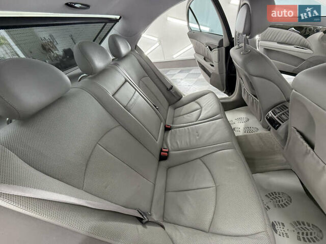 Мерседес Е-Клас 2005 у Трускавце на Automoto.ua Чорний Мерседес Е-Клас, об'ємом двигуна 3.5 л та пробігом 245 тис. км за 8999 $, фото 35 на Automoto.ua