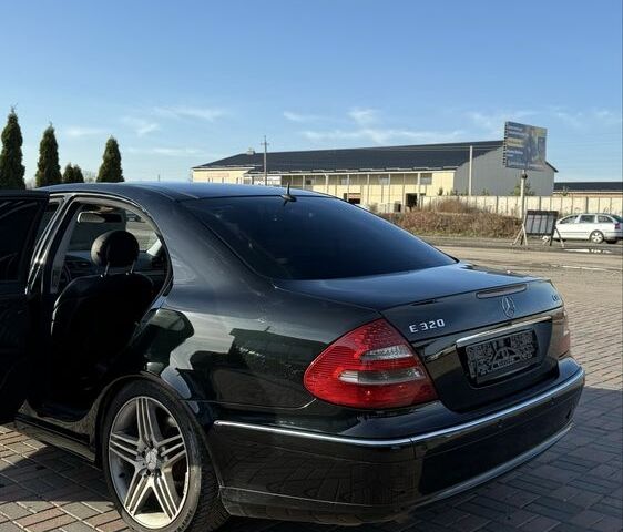 Чорний Мерседес Е-Клас, об'ємом двигуна 3.2 л та пробігом 340 тис. км за 4100 $, фото 2 на Automoto.ua