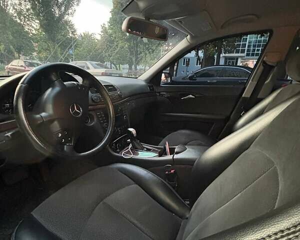 Чорний Мерседес Е-Клас, об'ємом двигуна 1.8 л та пробігом 390 тис. км за 7000 $, фото 1 на Automoto.ua