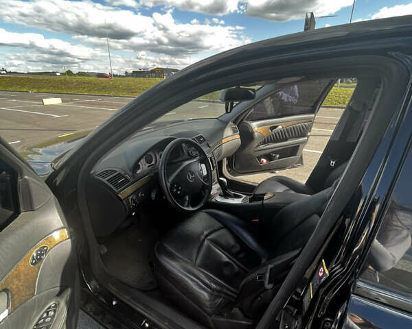 Чорний Мерседес Е-Клас, об'ємом двигуна 2.79 л та пробігом 250 тис. км за 5500 $, фото 5 на Automoto.ua