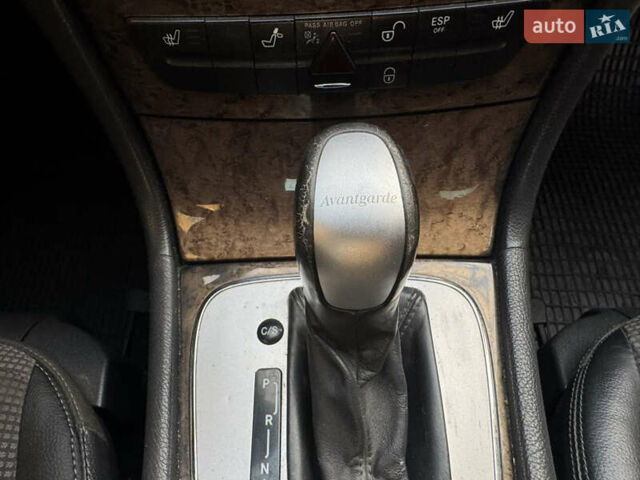Чорний Мерседес Е-Клас, об'ємом двигуна 0 л та пробігом 280 тис. км за 7900 $, фото 10 на Automoto.ua