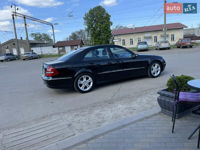 Черный Мерседес Е-Класс, объемом двигателя 2.99 л и пробегом 340 тыс. км за 11500 $, фото 9 на Automoto.ua