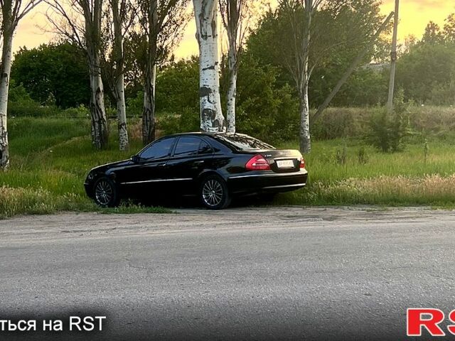 Чорний Мерседес Е-Клас, об'ємом двигуна 3.2 л та пробігом 397 тис. км за 8000 $, фото 1 на Automoto.ua