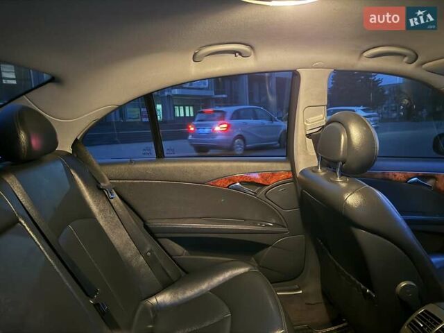 Мерседес Е-Клас 2005 у Рівному на Automoto.ua Чорний Мерседес Е-Клас, об'ємом двигуна 1.8 л та пробігом 255 тис. км за 5800 $, фото 45 на Automoto.ua