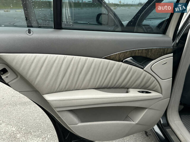 Чорний Мерседес Е-Клас, об'ємом двигуна 2.15 л та пробігом 310 тис. км за 6999 $, фото 17 на Automoto.ua