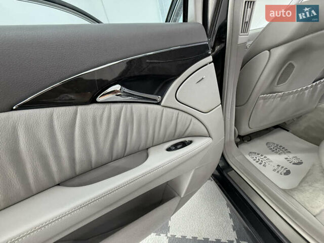 Мерседес Е-Клас 2005 у Трускавце на Automoto.ua Чорний Мерседес Е-Клас, об'ємом двигуна 3.5 л та пробігом 245 тис. км за 8999 $, фото 40 на Automoto.ua