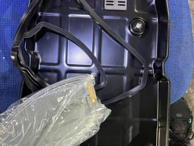 Черный Мерседес Е-Класс, объемом двигателя 1.8 л и пробегом 289 тыс. км за 7500 $, фото 19 на Automoto.ua