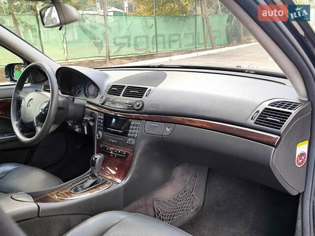 Чорний Мерседес Е-Клас, об'ємом двигуна 2 л та пробігом 260 тис. км за 6300 $, фото 23 на Automoto.ua