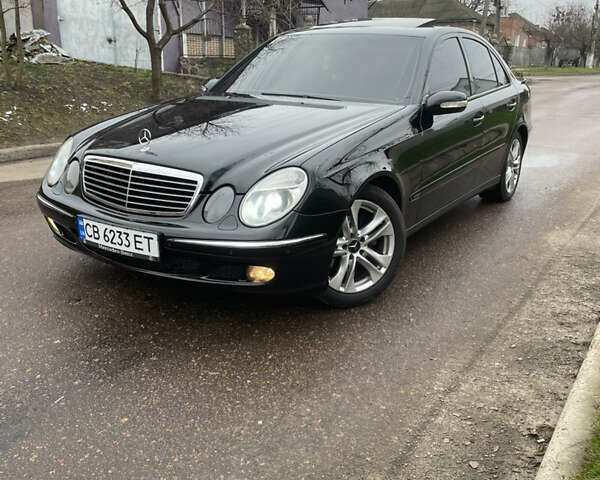 Черный Мерседес Е-Класс, объемом двигателя 1.8 л и пробегом 396 тыс. км за 5999 $, фото 2 на Automoto.ua