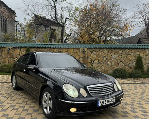 Черный Мерседес Е-Класс, объемом двигателя 2 л и пробегом 332 тыс. км за 6000 $, фото 2 на Automoto.ua