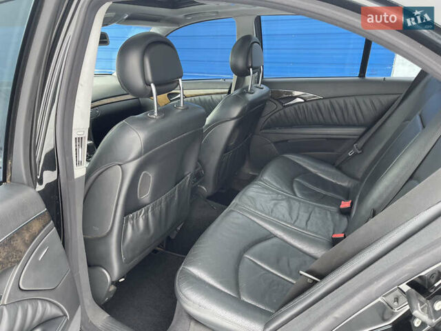 Черный Мерседес Е-Класс, объемом двигателя 3.5 л и пробегом 540 тыс. км за 8800 $, фото 22 на Automoto.ua