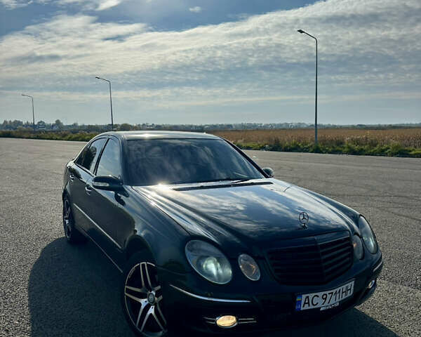 Мерседес Е-Клас 2005 у Ковель на Automoto.ua Чорний Мерседес Е-Клас, об'ємом двигуна 3.2 л та пробігом 237 тис. км за 6000 $, фото 1 на Automoto.ua