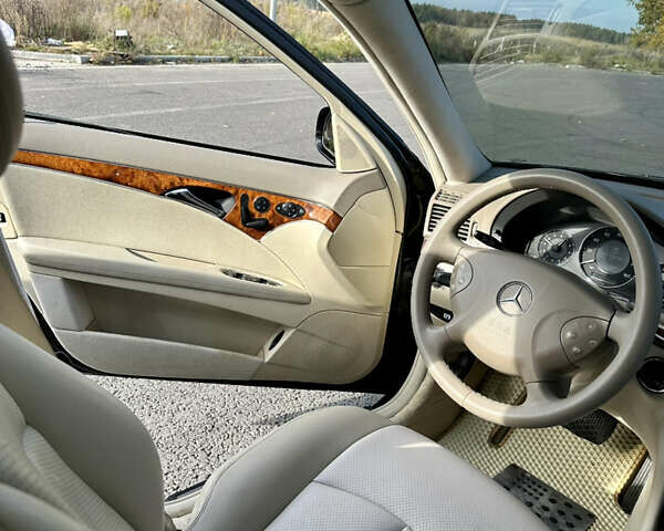 Мерседес Е-Клас 2005 у Ковель на Automoto.ua Чорний Мерседес Е-Клас, об'ємом двигуна 3.2 л та пробігом 237 тис. км за 6000 $, фото 8 на Automoto.ua