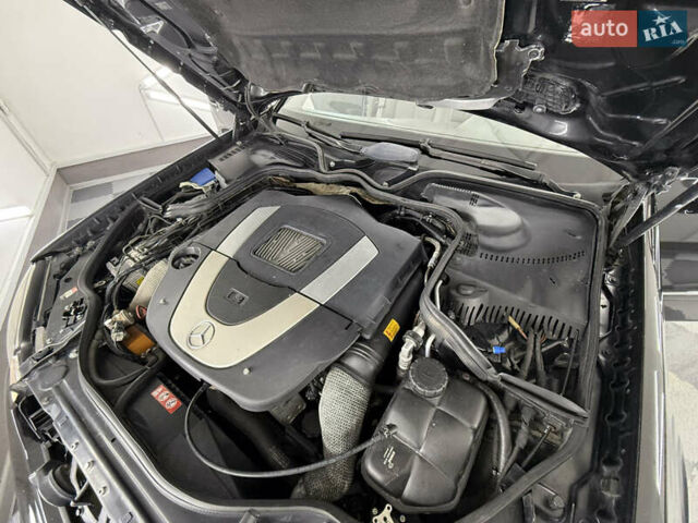 Мерседес Е-Клас 2005 у Трускавце на Automoto.ua Чорний Мерседес Е-Клас, об'ємом двигуна 3.5 л та пробігом 245 тис. км за 8999 $, фото 61 на Automoto.ua