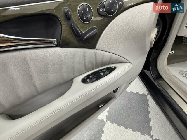 Мерседес Е-Клас 2005 у Трускавце на Automoto.ua Чорний Мерседес Е-Клас, об'ємом двигуна 3.5 л та пробігом 245 тис. км за 8999 $, фото 43 на Automoto.ua