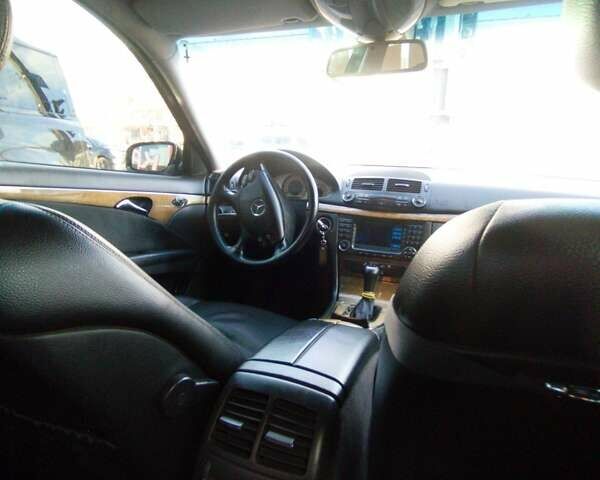 Черный Мерседес Е-Класс, объемом двигателя 3 л и пробегом 256 тыс. км за 9000 $, фото 14 на Automoto.ua