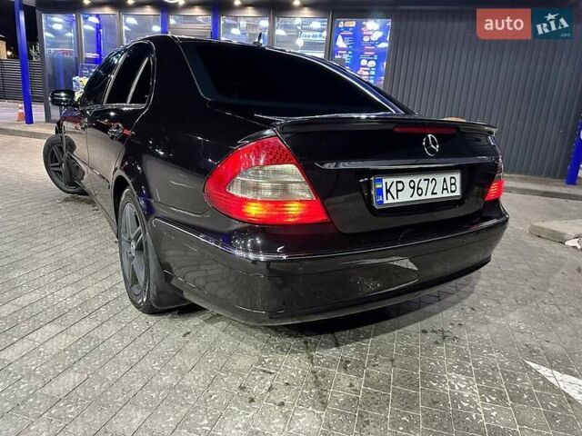 Чорний Мерседес Е-Клас, об'ємом двигуна 2.15 л та пробігом 435 тис. км за 9200 $, фото 4 на Automoto.ua