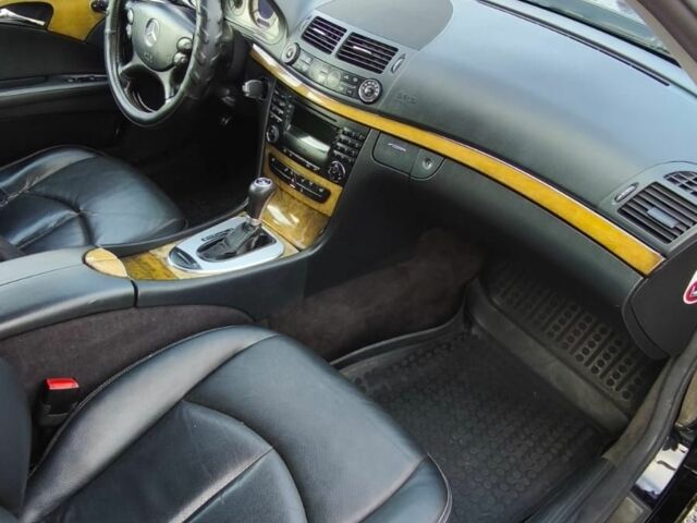 Чорний Мерседес Е-Клас, об'ємом двигуна 3 л та пробігом 400 тис. км за 4500 $, фото 5 на Automoto.ua