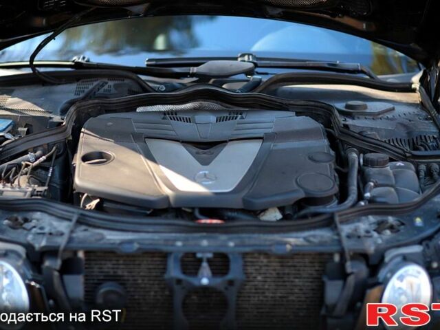 Чорний Мерседес Е-Клас, об'ємом двигуна 3 л та пробігом 293 тис. км за 9700 $, фото 4 на Automoto.ua