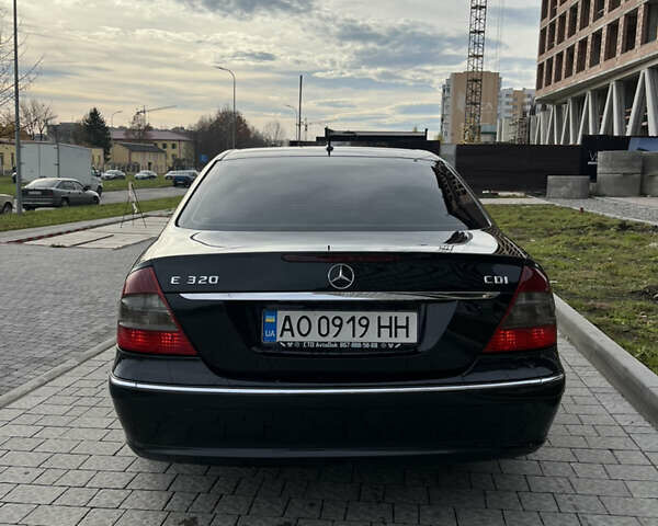Черный Мерседес Е-Класс, объемом двигателя 3 л и пробегом 400 тыс. км за 8000 $, фото 5 на Automoto.ua