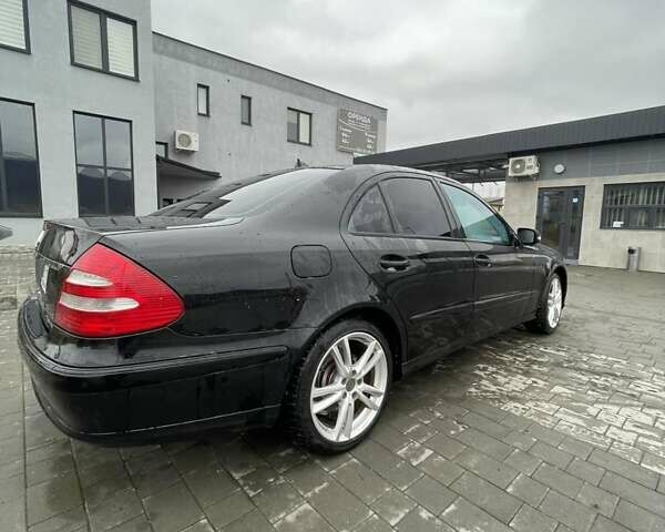 Черный Мерседес Е-Класс, объемом двигателя 1.8 л и пробегом 400 тыс. км за 6700 $, фото 3 на Automoto.ua