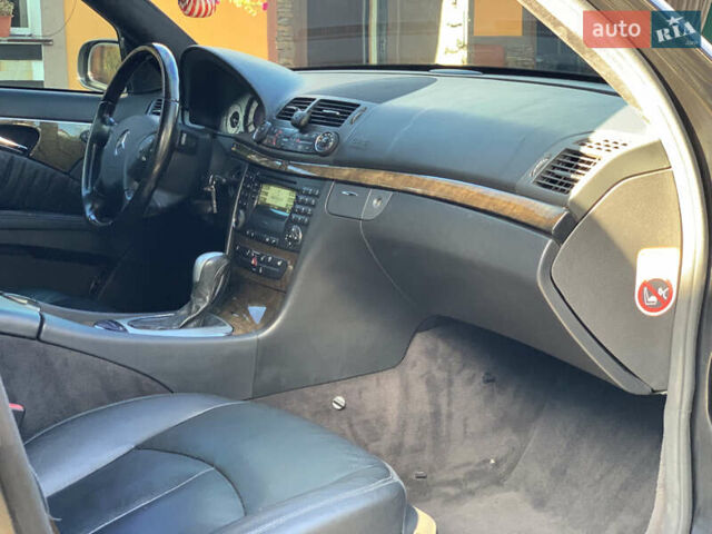 Мерседес Е-Класс 2006 в Ивано-Франковске на Automoto.ua Черный Мерседес Е-Класс, объемом двигателя 3 л и пробегом 326 тыс. км за 8200 $, фото 105 на Automoto.ua